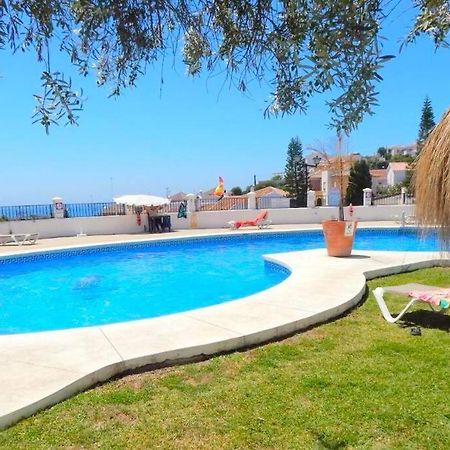 Beautiful 3 Bedroom Townhouse In Urb. Tropicana, Nerja Kültér fotó