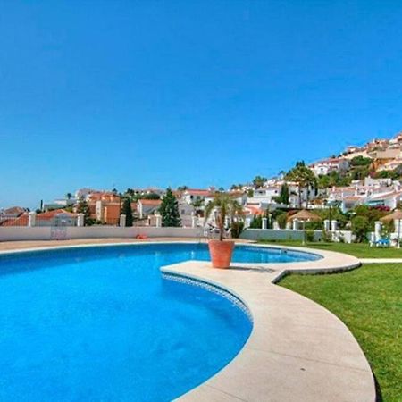 Beautiful 3 Bedroom Townhouse In Urb. Tropicana, Nerja Kültér fotó