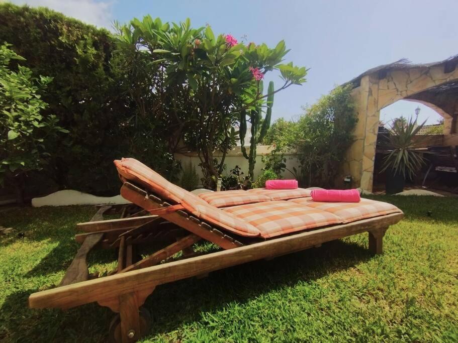 Beautiful 3 Bedroom Townhouse In Urb. Tropicana, Nerja Kültér fotó